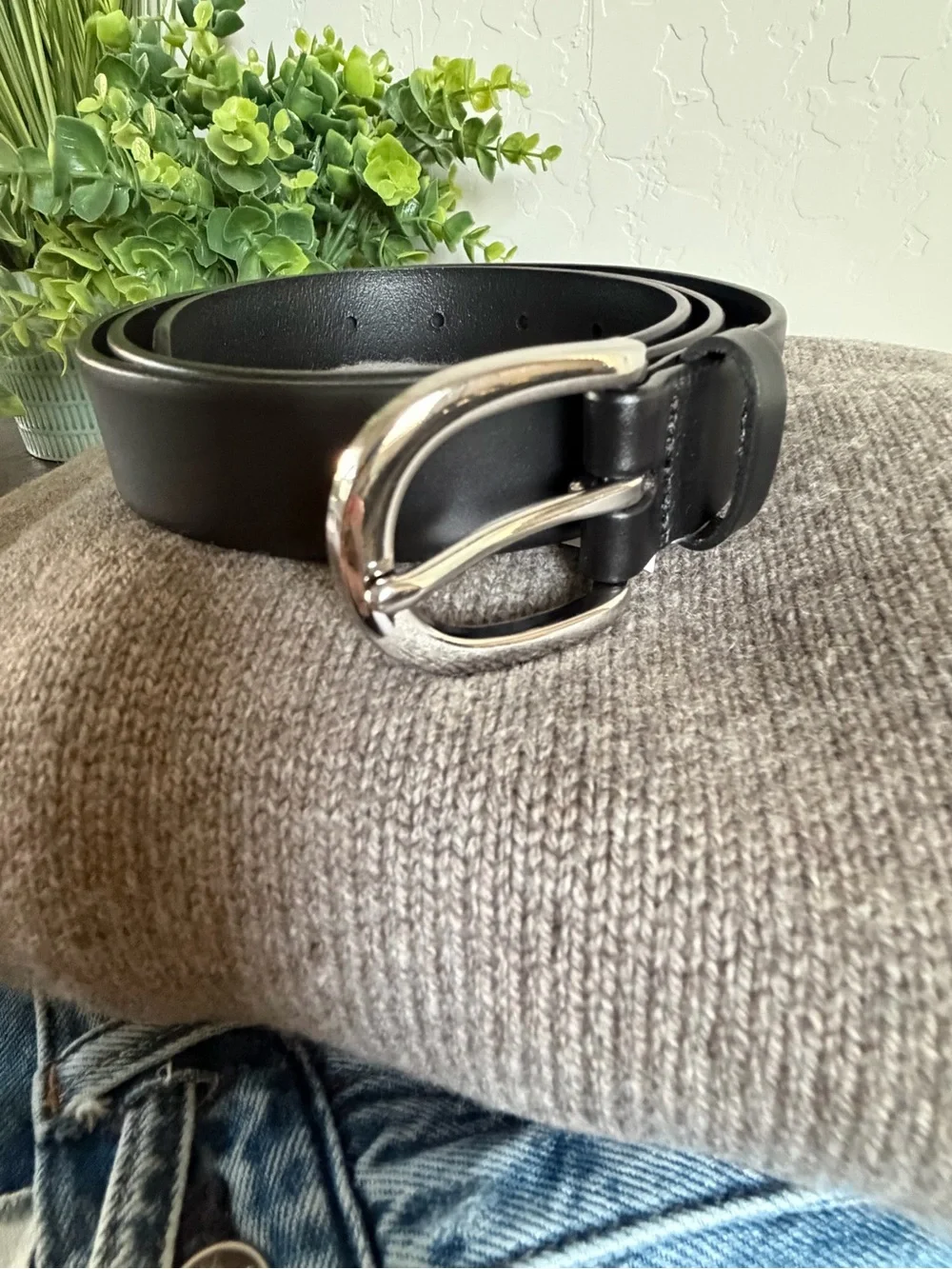 J.Crew Black Leather Belt Minimal Silver Buckle Size 38 Medium NWT - Picture 1 of 8